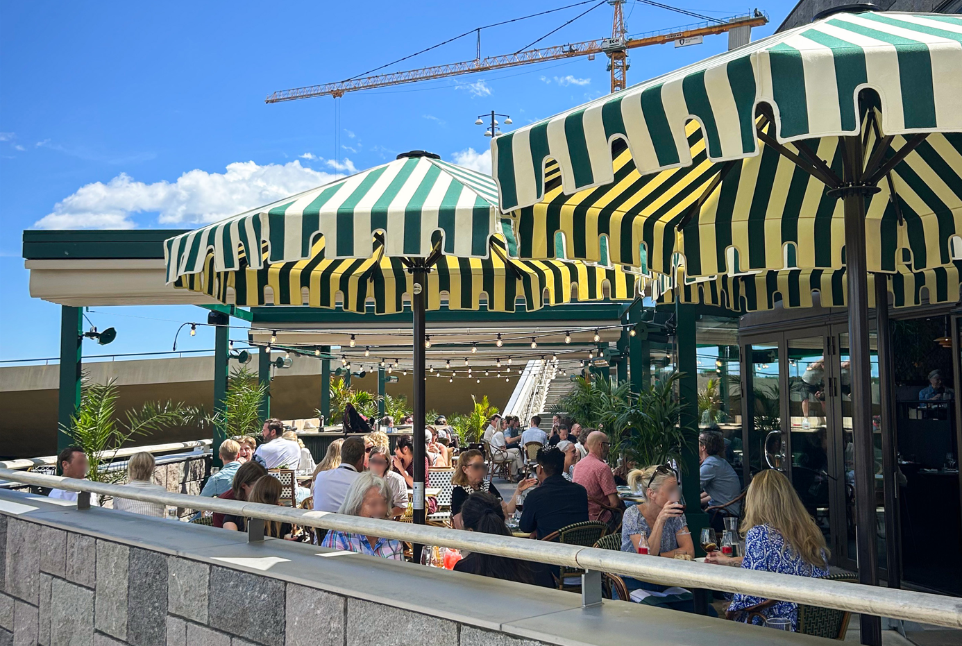 Färdig leverans hos PS Skylt & Inredning – Brasserie Astrid